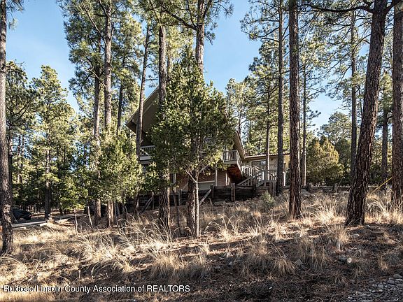 5th image of 129 Pine Cone Ln