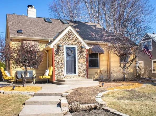 985 Iowa Ave W, Saint Paul, MN 55117