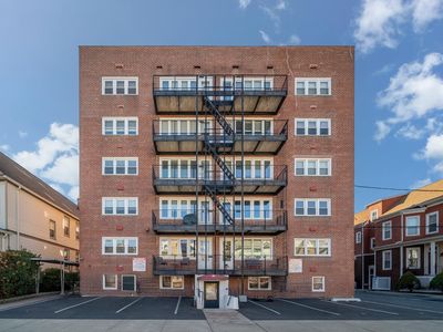 70 W 32nd St APT 1F, Bayonne, NJ, 07002