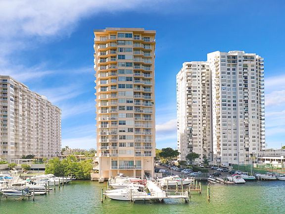 5th image of 18061 Biscayne Blvd APT 1504