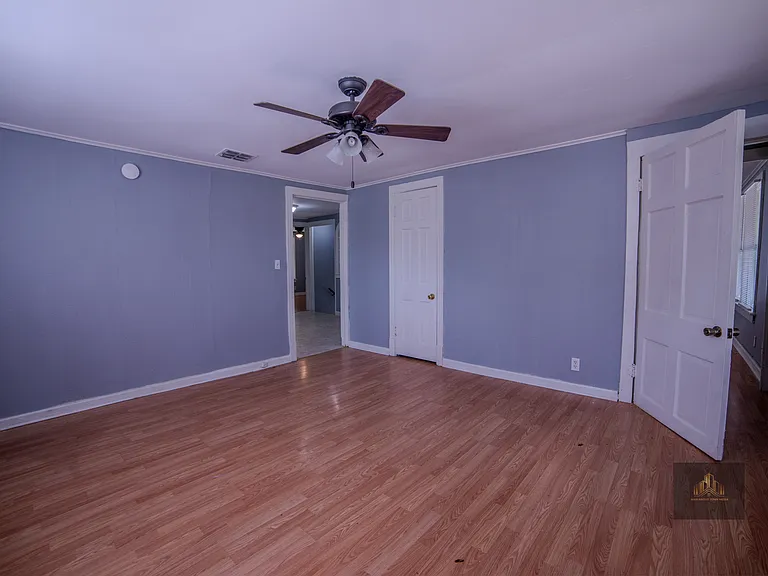 3800 Creswell Ave — Photo 7