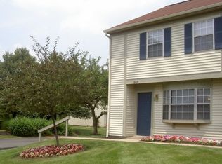 1429 Park Club Dr, Westerville, OH 43081