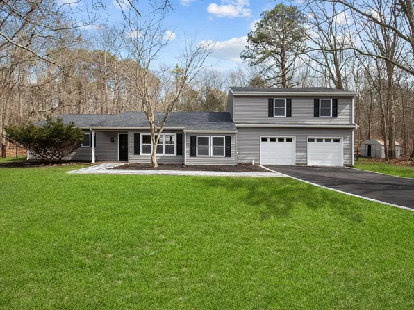 17 Fairway Drive, Manorville, NY 11949