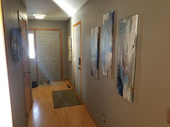 5th image of 1604 Nuthatch Ave