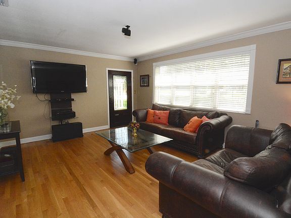 4th image of 1633 S Eola Dr