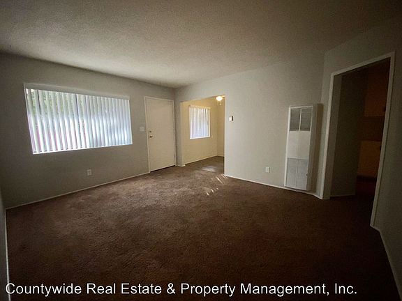 3rd image of 4468 Winona Ave APT 1