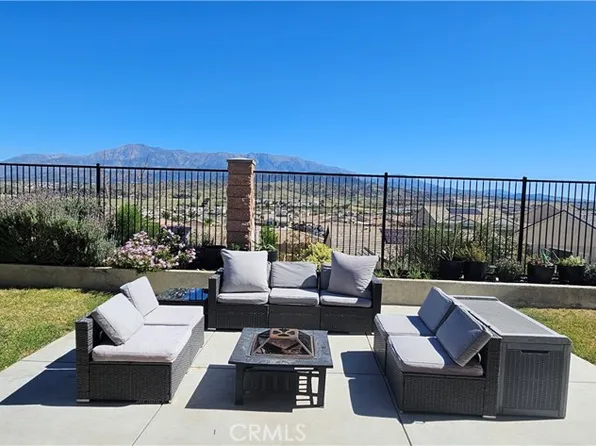 1512 Yucca Ct, Calimesa, CA 92320