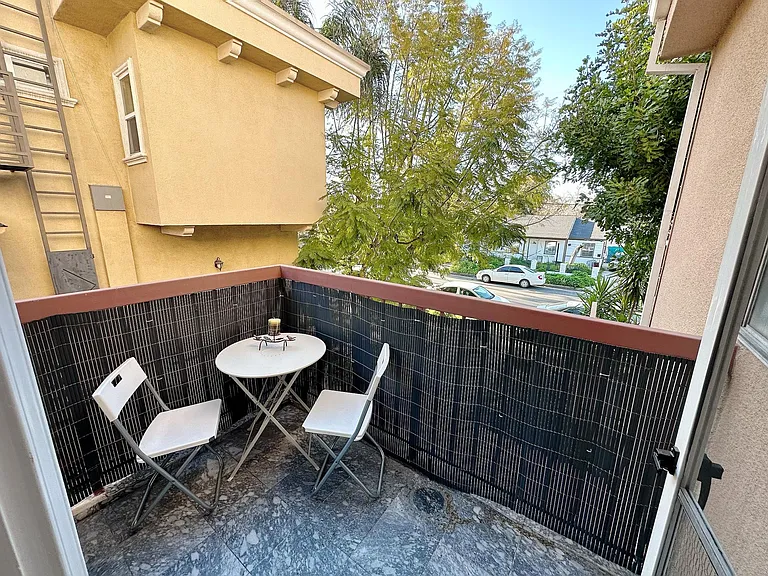 13653 Wyandotte St #3 — Photo 10