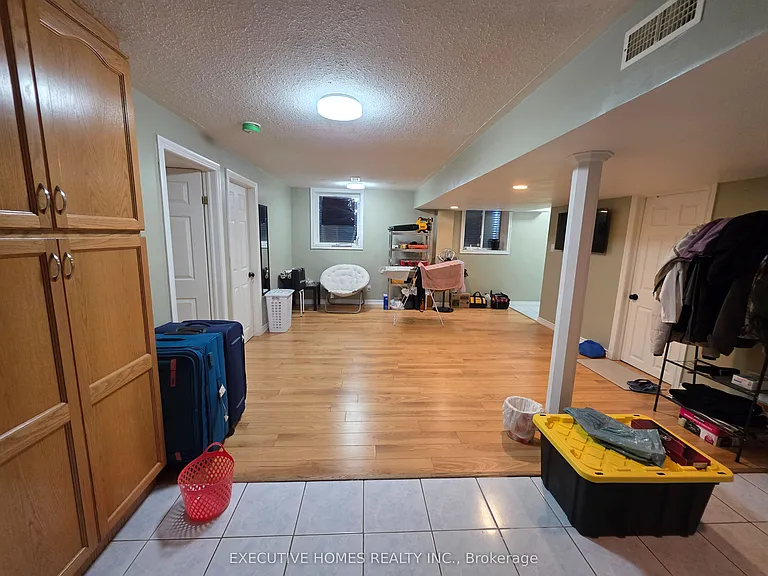 35 Claudette Gate — Photo 2