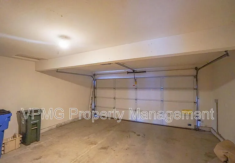 7608 NE 52nd St — Photo 27