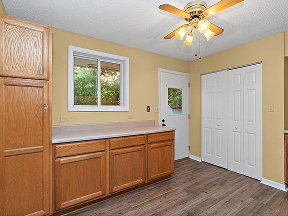 5th image of 86 Hickory Dr
