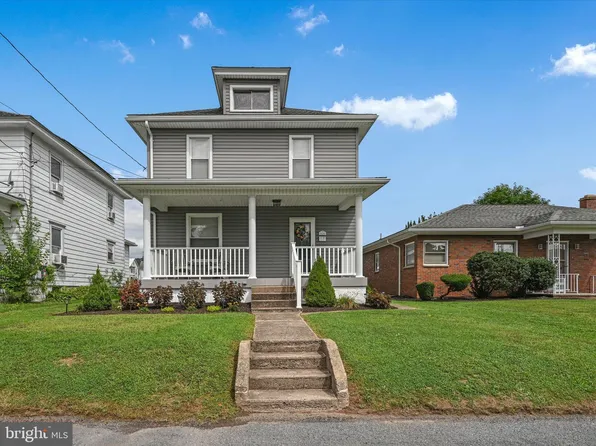 906 W Maple St, Valley View, PA 17983