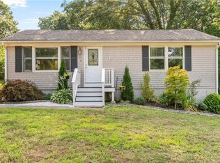 9 Autumn Dr, Johnston, RI 02919