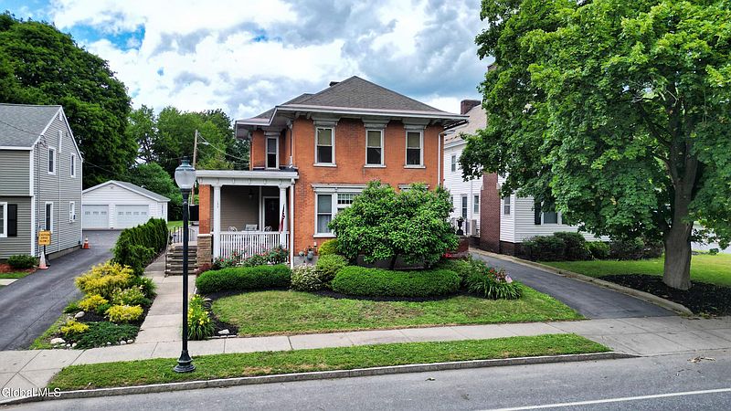 2nd image of 152 Warren Street