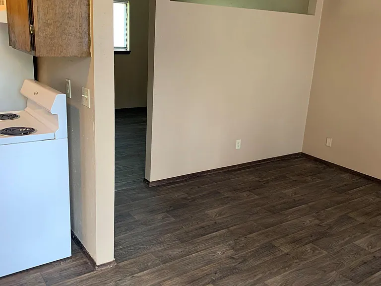 223 S Millwood Ave #4 — Photo 4