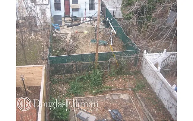 Rented by Douglas Elliman | media 21