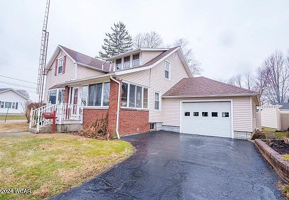 5th image of 223 S Lynn St