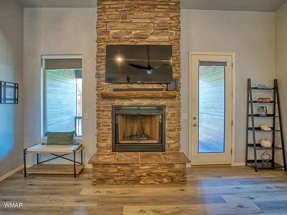 5th image of 807 W Summer Haven Ln