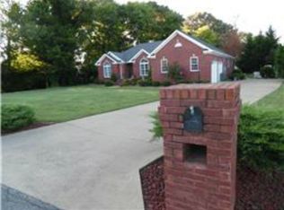 814 Douglas Drive, Lawrenceburg, TN 38464