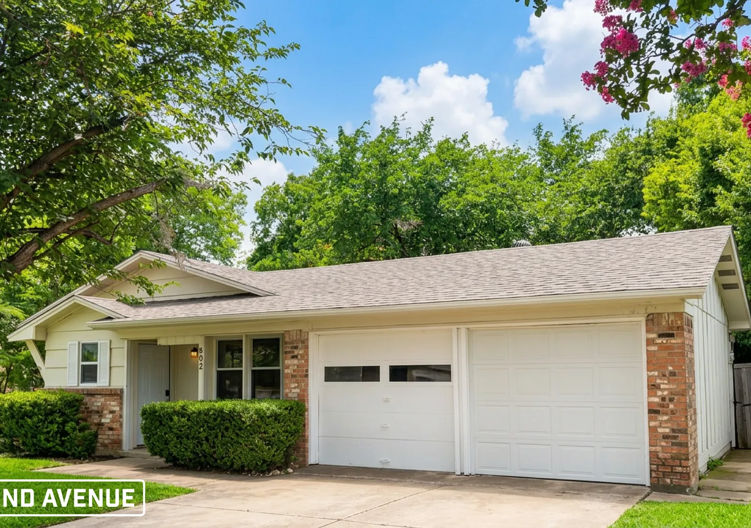 4 bed, 2.0 bath, 1330 sqft, $2,369 — Photo 1
