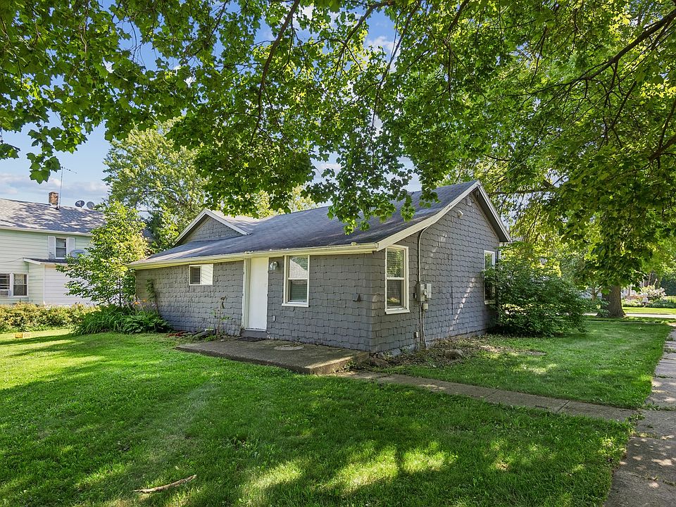 1st image of 600 3rd St