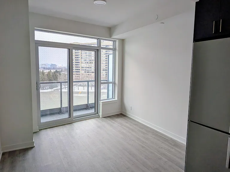 30 Upper Mall Way — Photo 3
