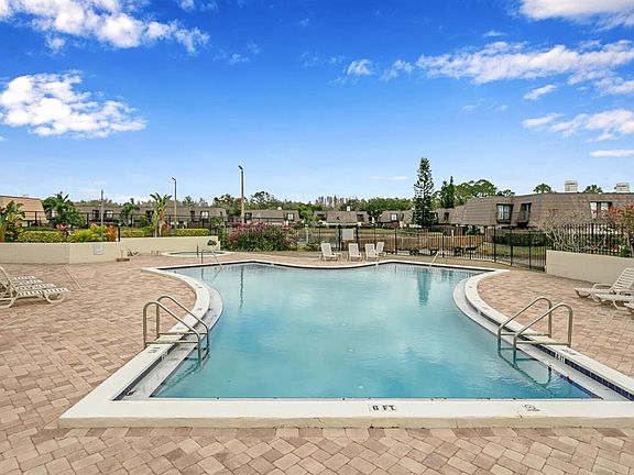 4th image of 15316 E Pond Woods Dr