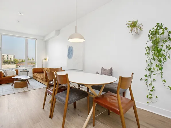 688 E 17th Ave #308, Vancouver, BC V5V 0A8