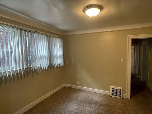 Photo E