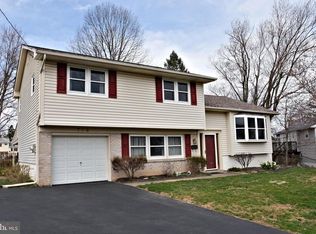 788 Longstreth Rd, Warminster, PA 18974