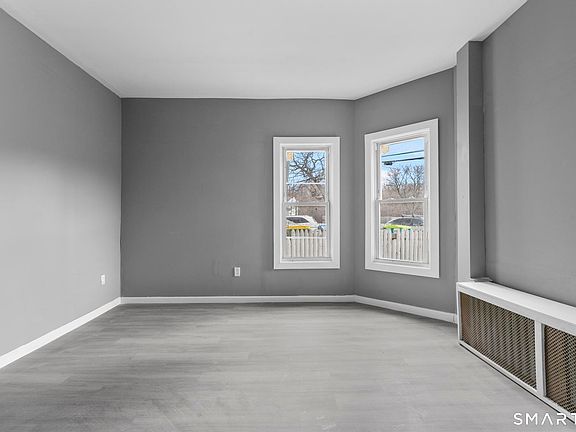 4th image of 133 Southmayd Road