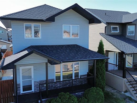 2nd image of 450 Geary CRESCENT