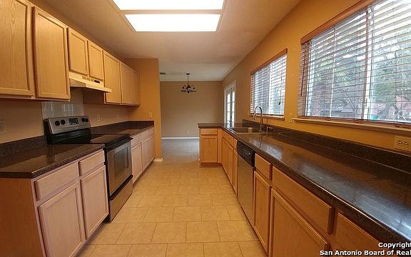 5th image of 9926 Stonefield Pl