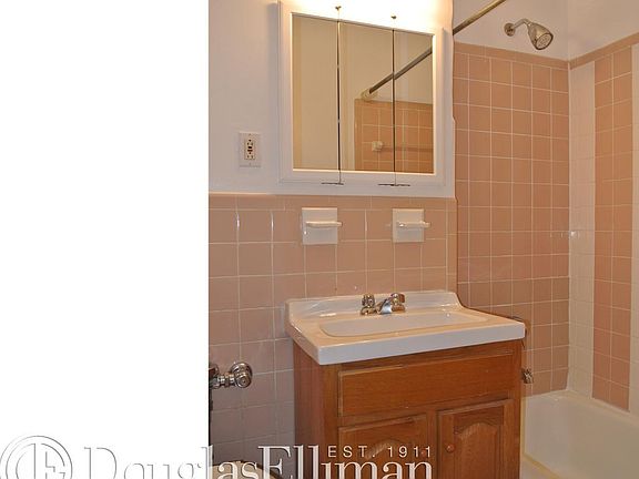 5th image of 2790 Broadway APT 3A