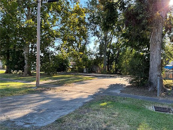 4th image of 2309 Cypress St