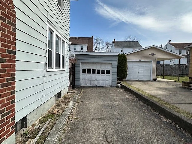 Building Photo - 9 S Seward Ave