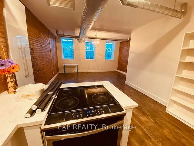 4 bed, $2,800 — Photo 4