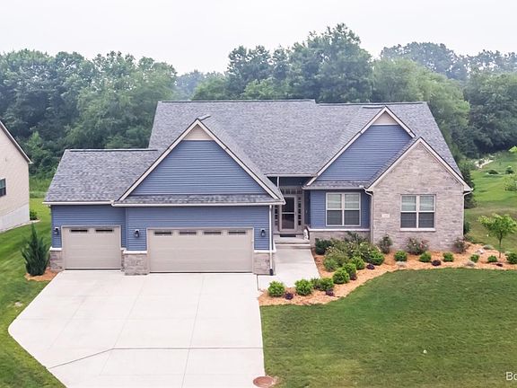 2nd image of 1437 Whispering Maples Dr N