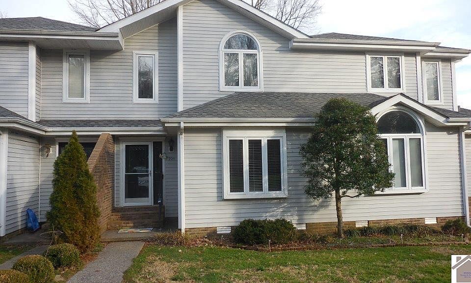 1st image of 904 Stonebrook Dr