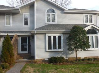 904 Stonebrook Dr, Paducah, KY 42003