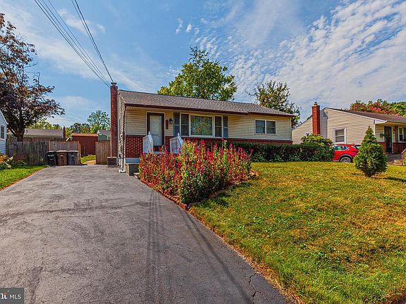 2nd image of 1007 Scott Ave #25