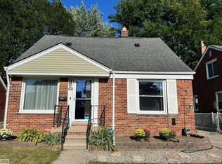 1306 N Silvery Ln, Dearborn, MI 48128