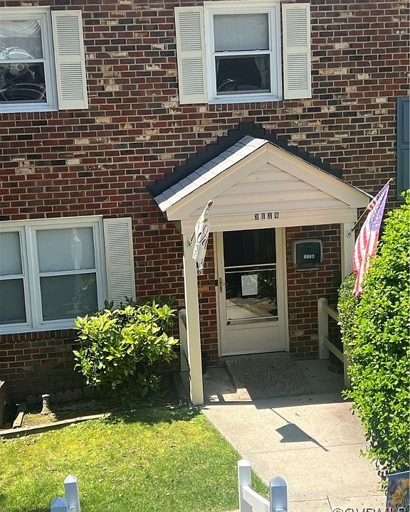 2nd image of 3136 Newington Ct