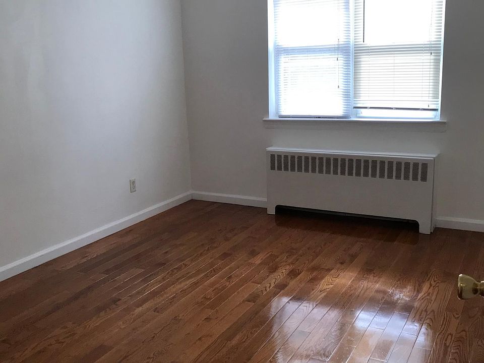 2nd image of 1105 E 231st St #1