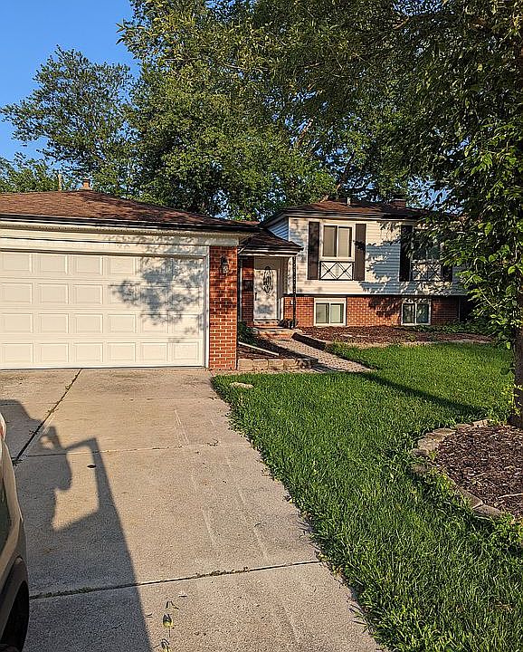 1st image of 38719 Arcola Dr