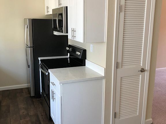 5th image of 720 Coleman Ave #F