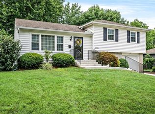 1021 E Lakeview Ave, Olathe, KS 66061