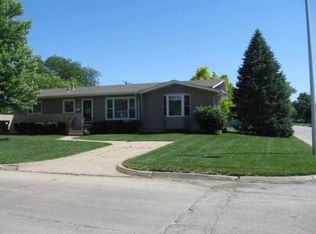 2007 E 9th St, Fremont, NE 68025