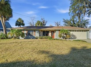 2051 NW 17th St, Crystal River, FL 34428
