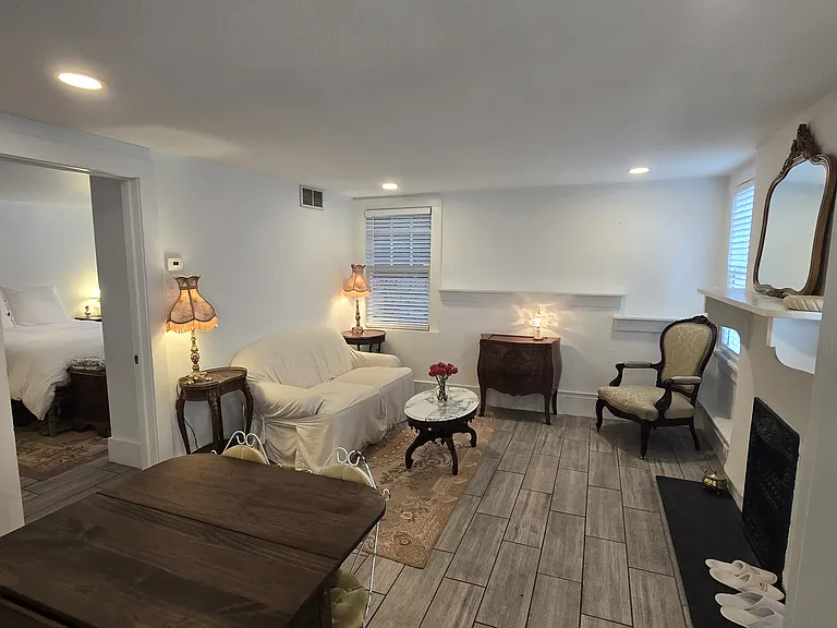 882 Penn Ave NE #3 — Photo 4